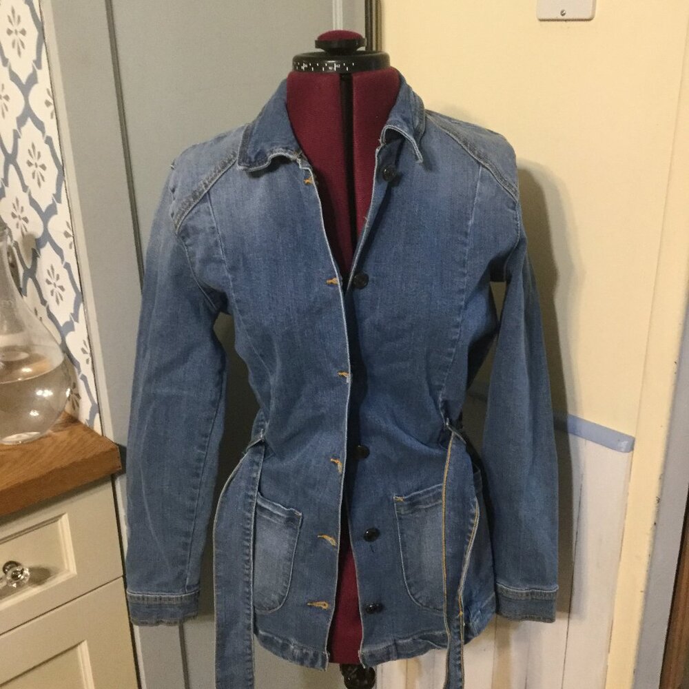 NWT  Fransa Selma Denim Jacket longer length size small belted patch pockets